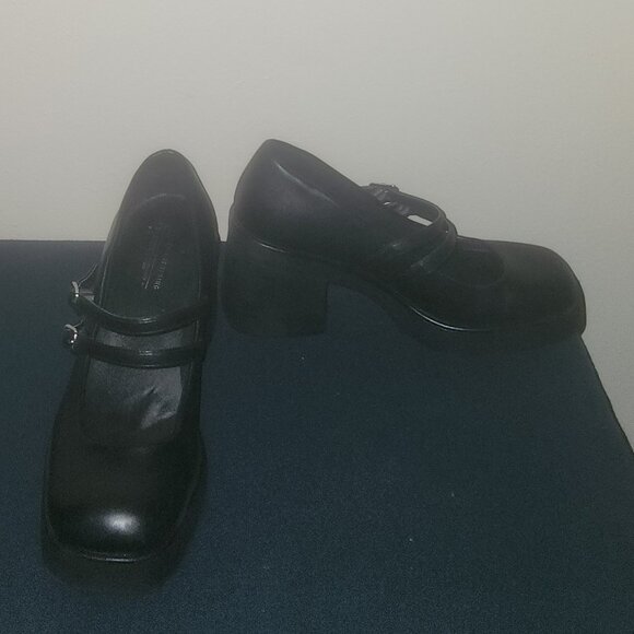 A pair of black Call It Spring Monroe Mary Jane pumps with a foot B.E.D size 8 - Picture 3 of 8